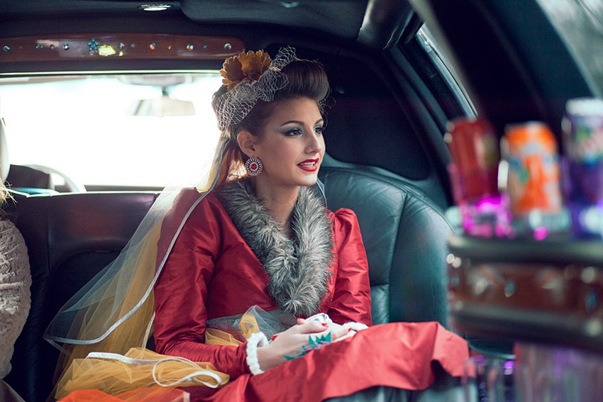 Robe de mariée rouge – robe de mariée d'hiver- Dulux Valentine Couture par Zélia