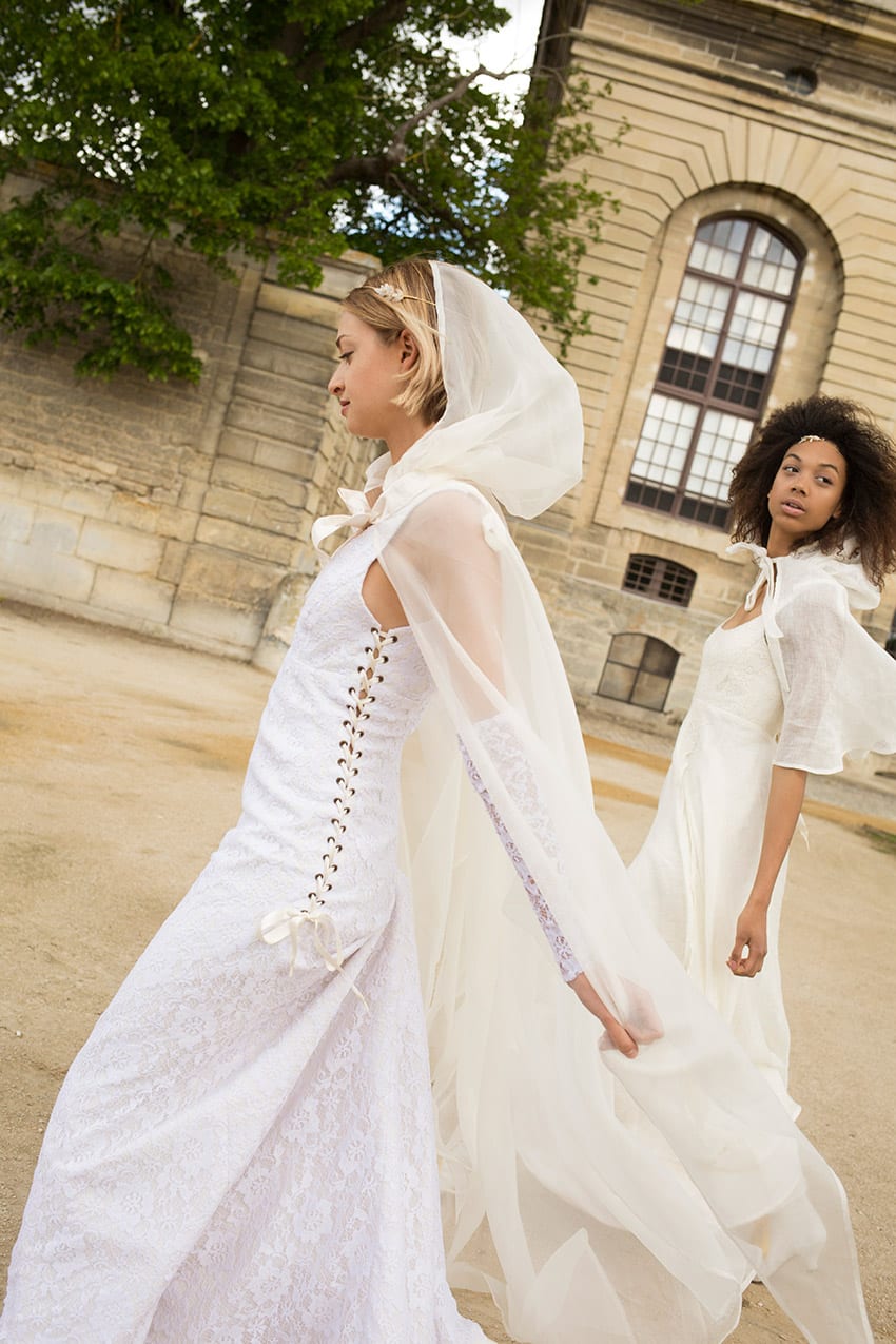 Robe de mariée- cape – robe en dentelle- Zélia -styliste – Montmartre