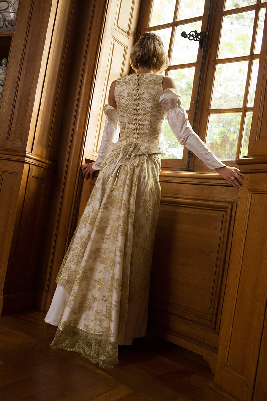 Robe de mariée or- baroque -bustier-boutique de mariage- paris