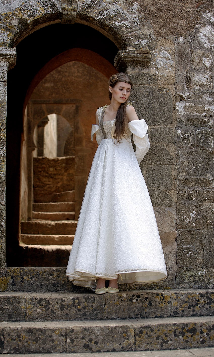 Robe de mariée de conte de fée – robe médiévale- château – Zélia – Paris