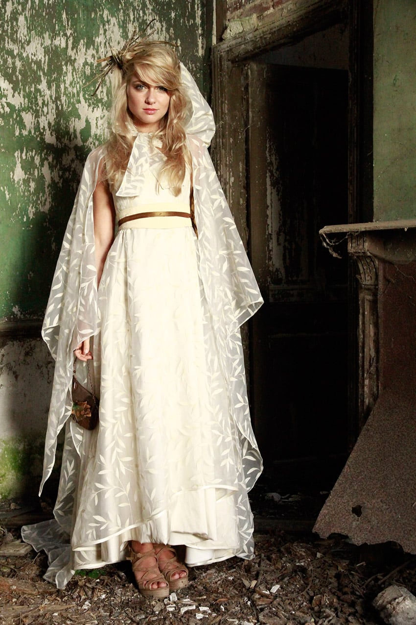 Robe de mariée féérique- robe de mariée médiévale- cape romantique- robe elfique-Zélia