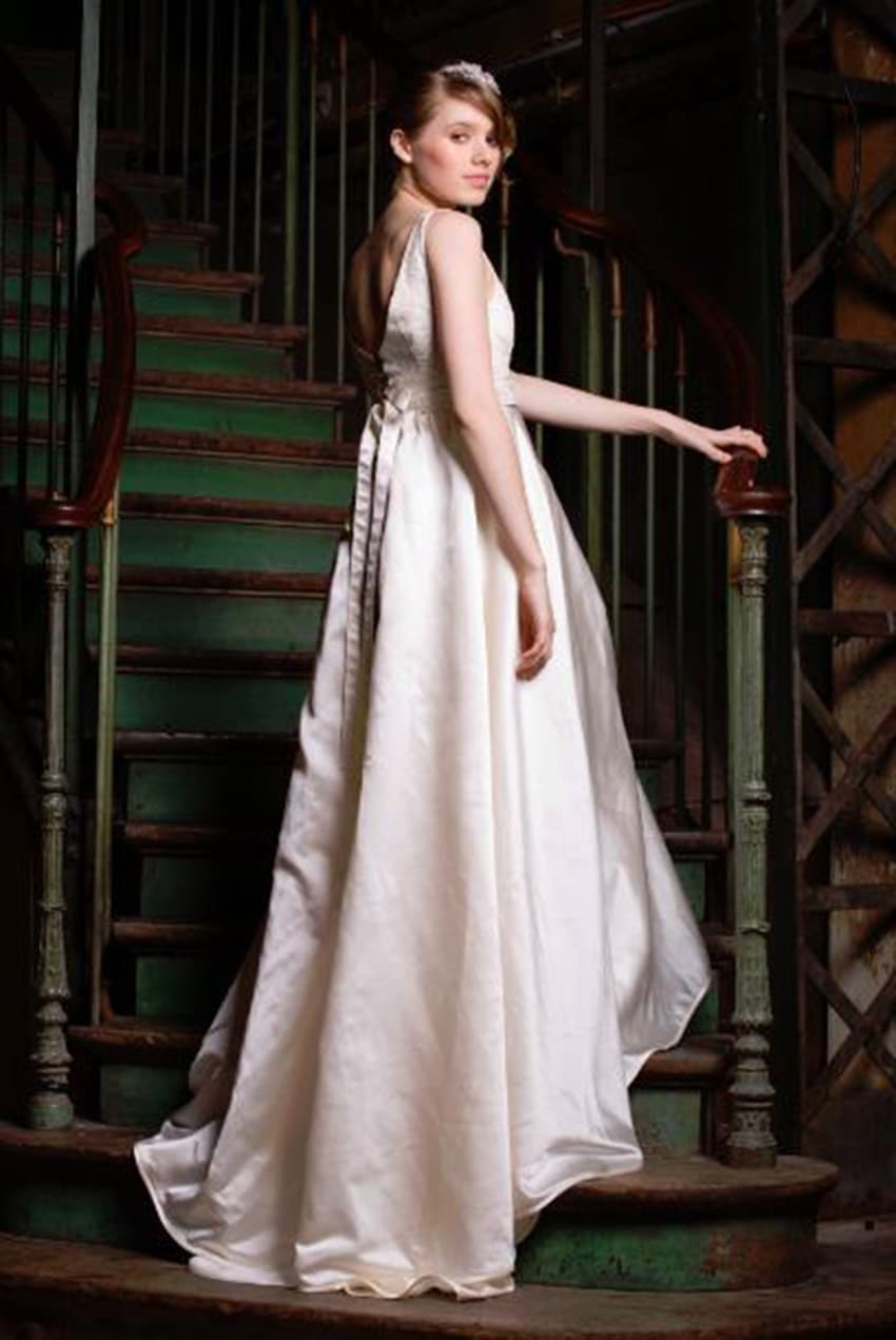 Robe de mariée chic – robe de mariée exceptionnelles – robes de mariage sur- mesure – Zélia