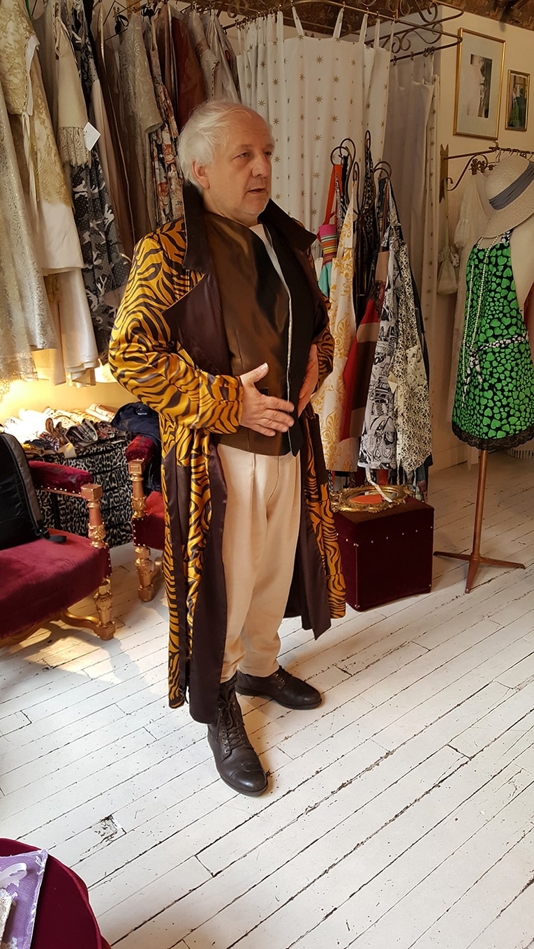 Robe de chambre – Clémenceau- acteur- Vincent Nemeth- costume de théâtre- Zélia – Montmartre