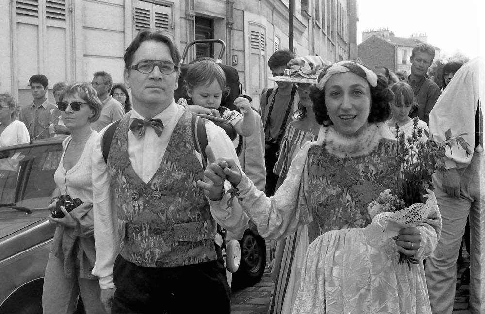 Couple de mariée médiéval- gilet médiéval- défilé de robes de mariée- Paris – Zélia