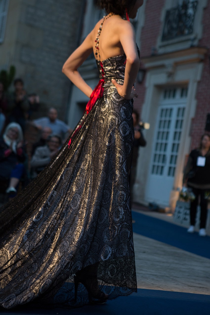 Robe de mariée en dentelle noire – robe d'opéra- musée de la dentelle de Chantilly