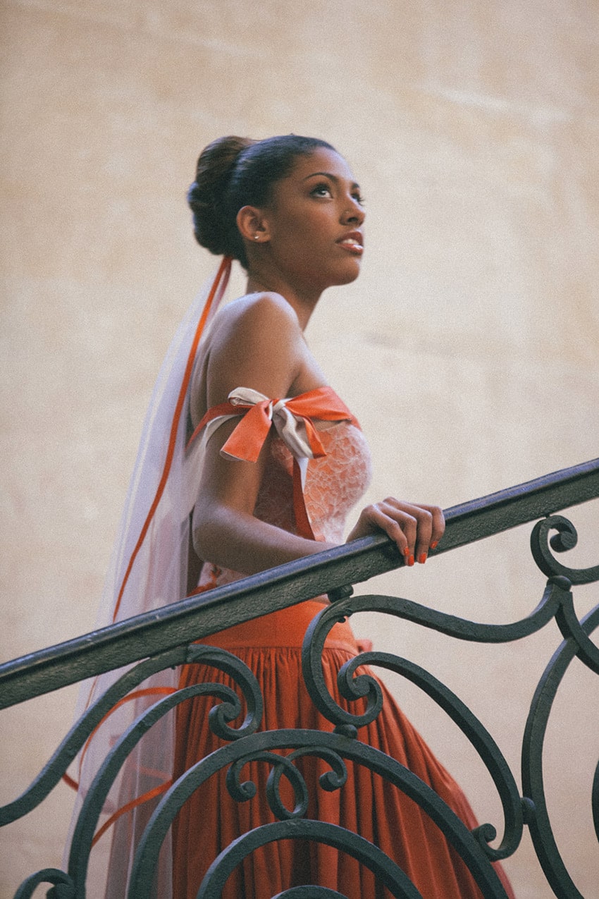 Robe de mariée orange – robe de soirée – Voile de mariée – Zélia – Montmartre- Paris *