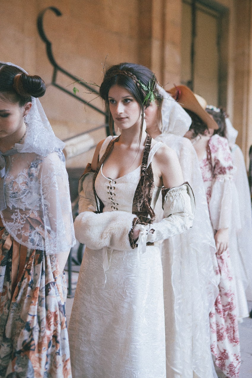 Robe de mariée bustier- Robe de velours – mariage originaux – fait main – Paris