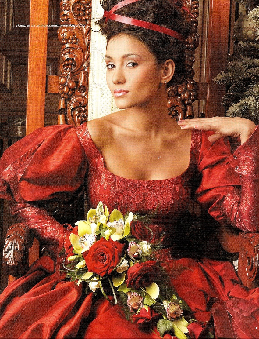 Robe de mariée rouge – bustier de robes de mariée- Moscou –robes féériques- Zélia