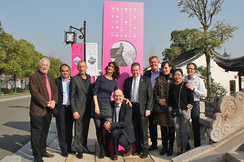 Délégation Montmartroise invitée à Suzhou en Chine- Défilé des robes de Zélia