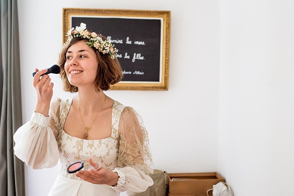 Robe de mariée en dentelle or- robe de mariée taille haute – couronne de fleurs – Zélia- Montmartre