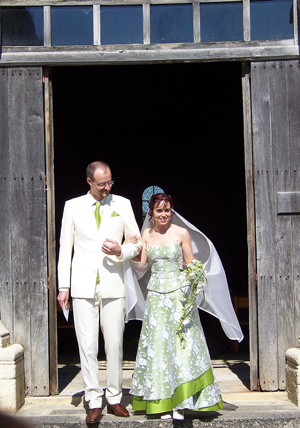 Mariage champêtre – robe de mariée colorée, robe en soie – robe de mariée verte – Zélia – Paris